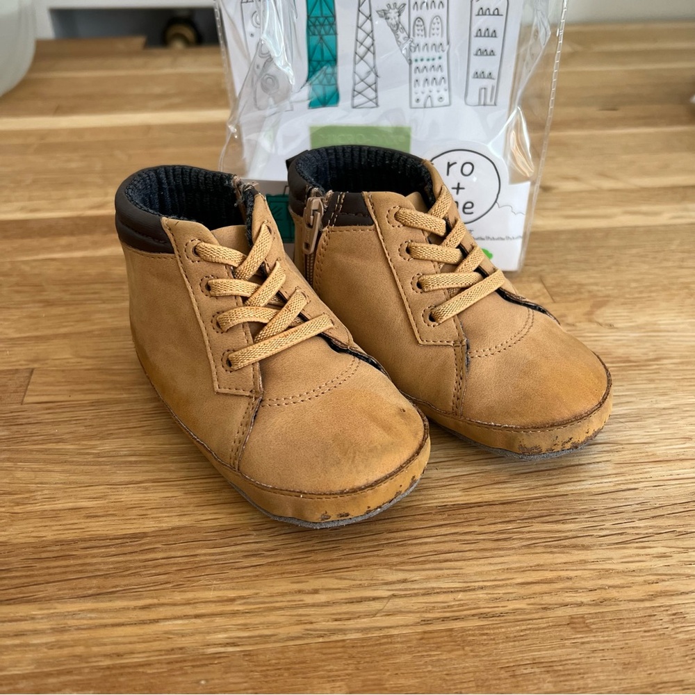 Robeez ro+me Tim Boot 18-24 mos Faux Leather Timberland-like Boots